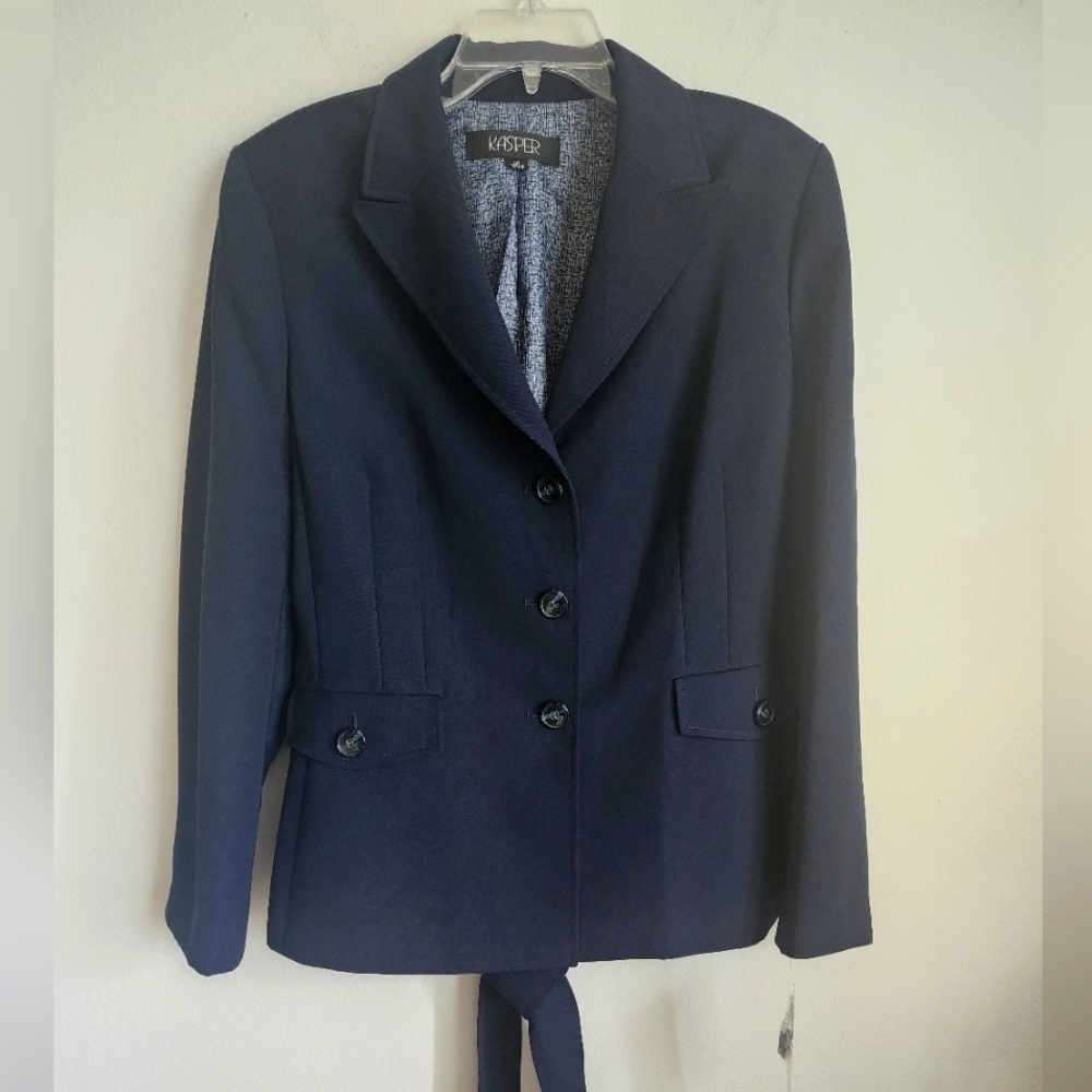 Kasper Seamed Suit Jacket Tie Front Faux Pockets Decorative Buttons Size 16 NWT